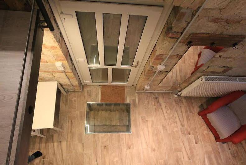 Economy Hollo Apartment